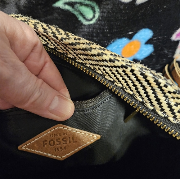 Fossil crossbody bag - Picture 4 of 8